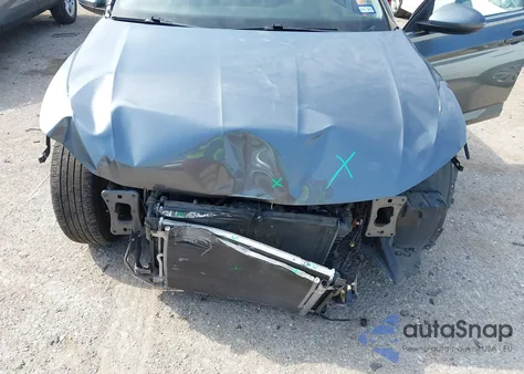 2019 Volkswagen Jetta 1.4T R-Line/1.4T S/1.4T Se z USA, uszkodzony, nr VIN 3VWC57BU3KM124235